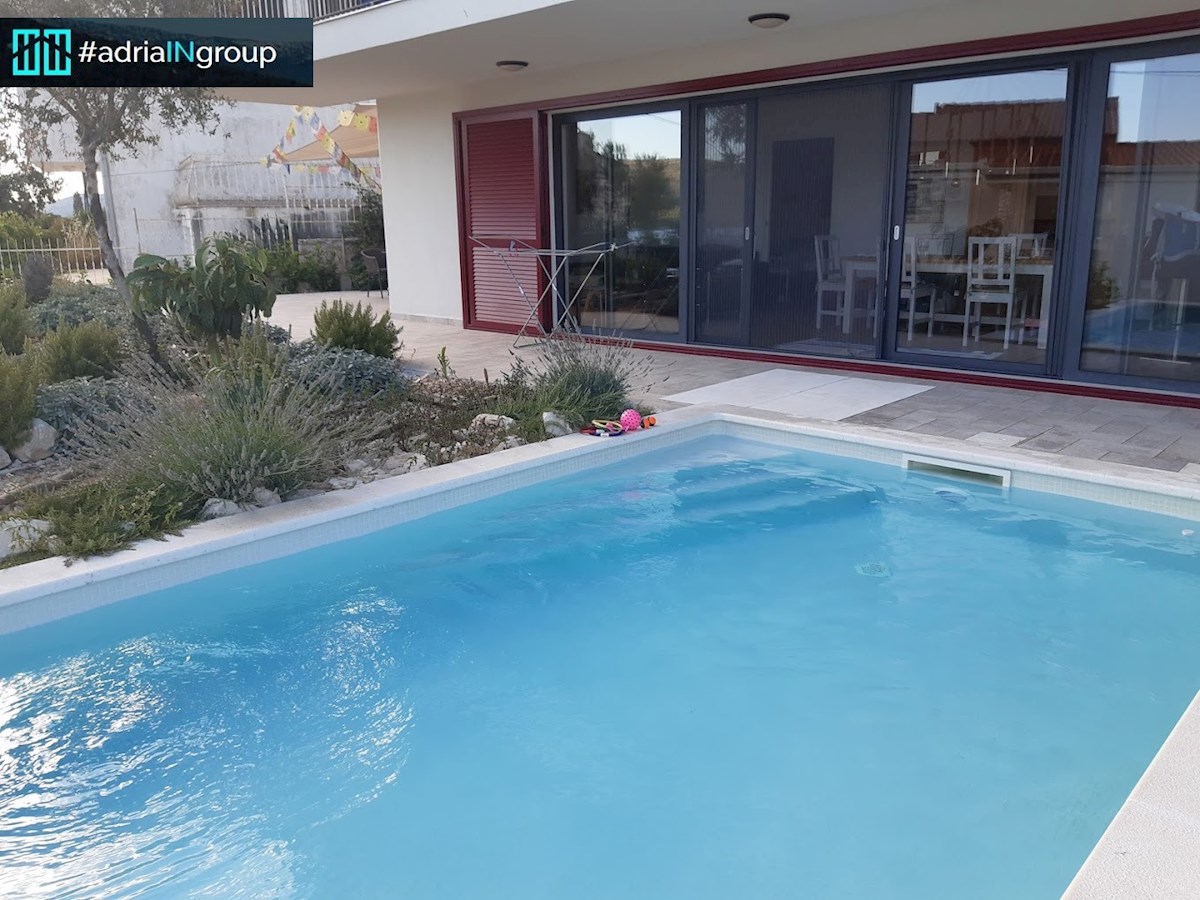 House For sale - SPLITSKO-DALMATINSKA SEGET