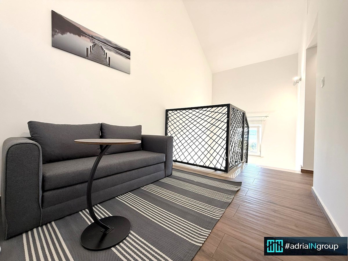 Casa In vendita - SPLITSKO-DALMATINSKA KAŠTELA