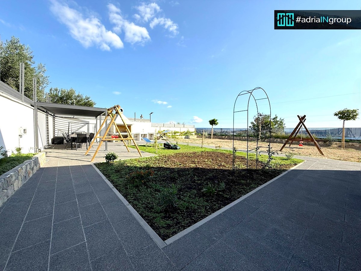 Casa In vendita - SPLITSKO-DALMATINSKA KAŠTELA