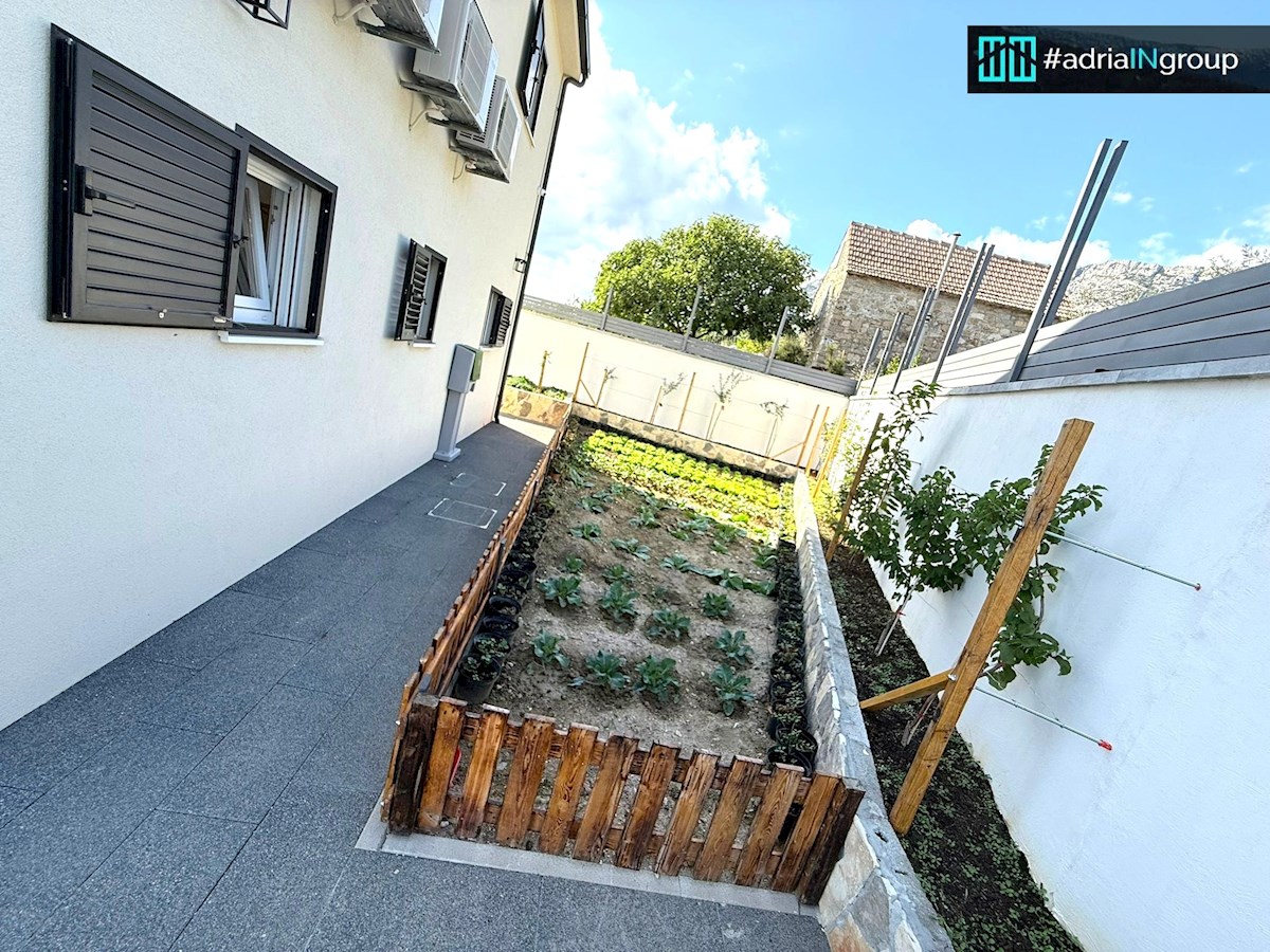 Casa In vendita - SPLITSKO-DALMATINSKA KAŠTELA
