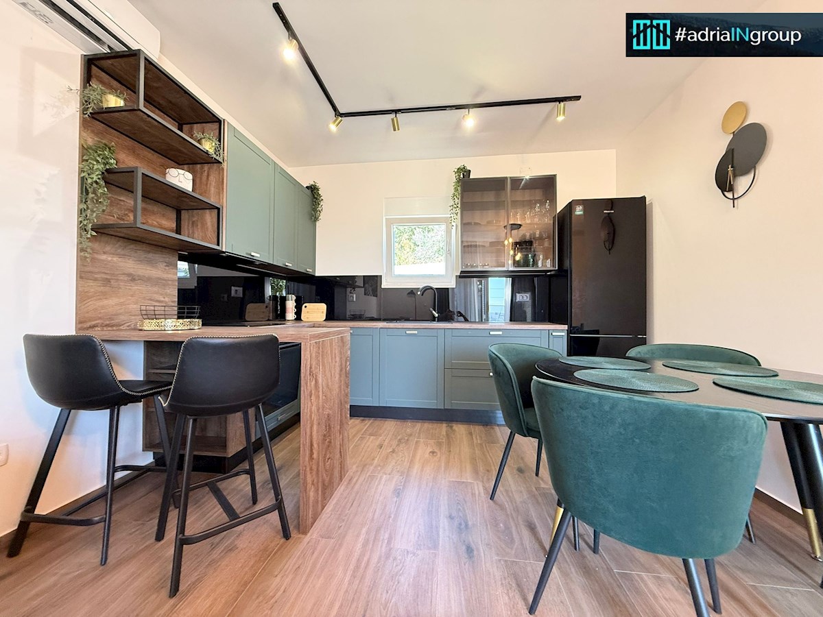 Casa In vendita - SPLITSKO-DALMATINSKA KAŠTELA