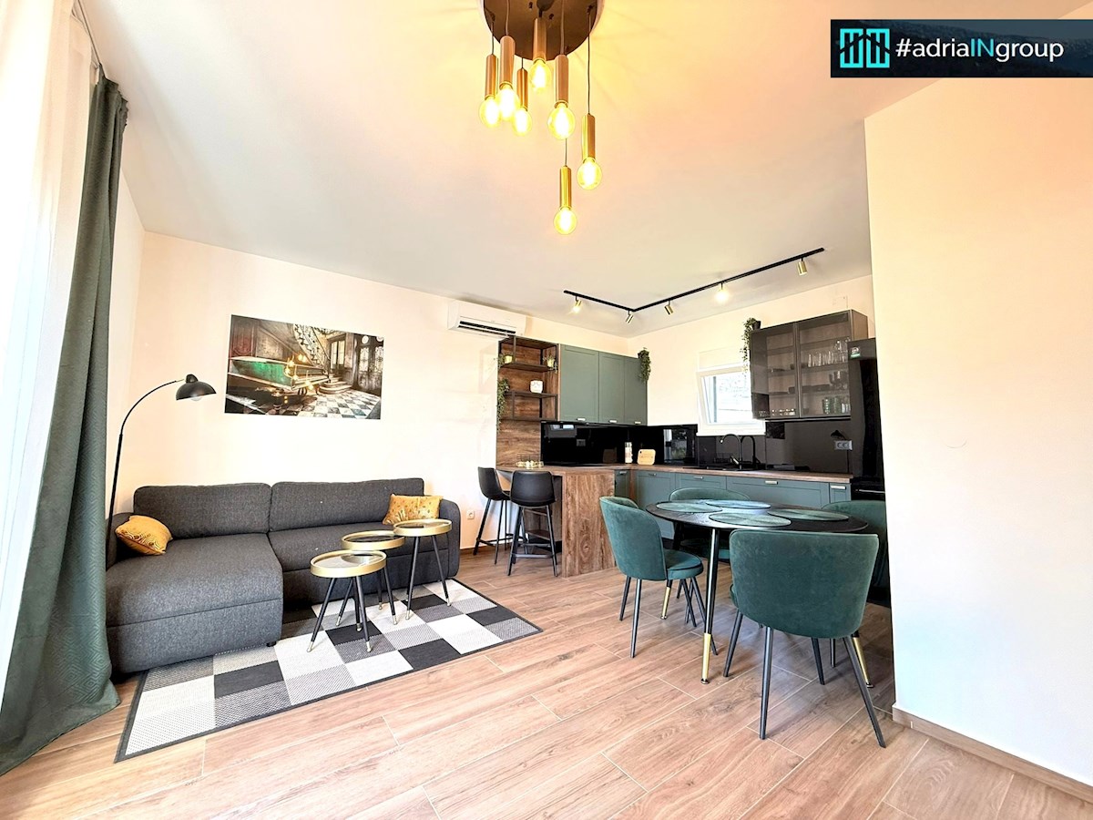 Casa In vendita - SPLITSKO-DALMATINSKA KAŠTELA