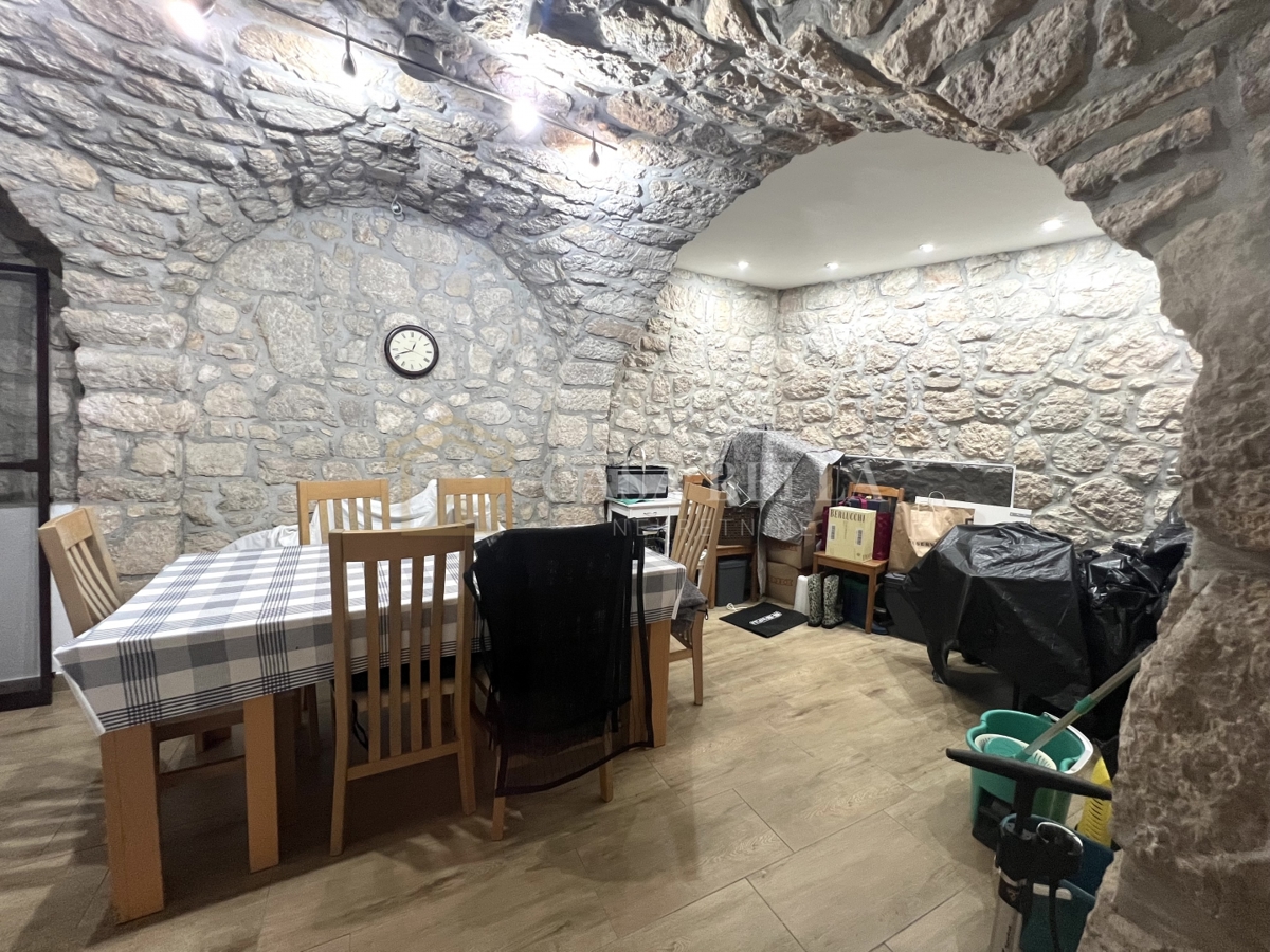 Kuća Na prodaju - PRIMORSKO-GORANSKA VINODOLSKA OPĆINA