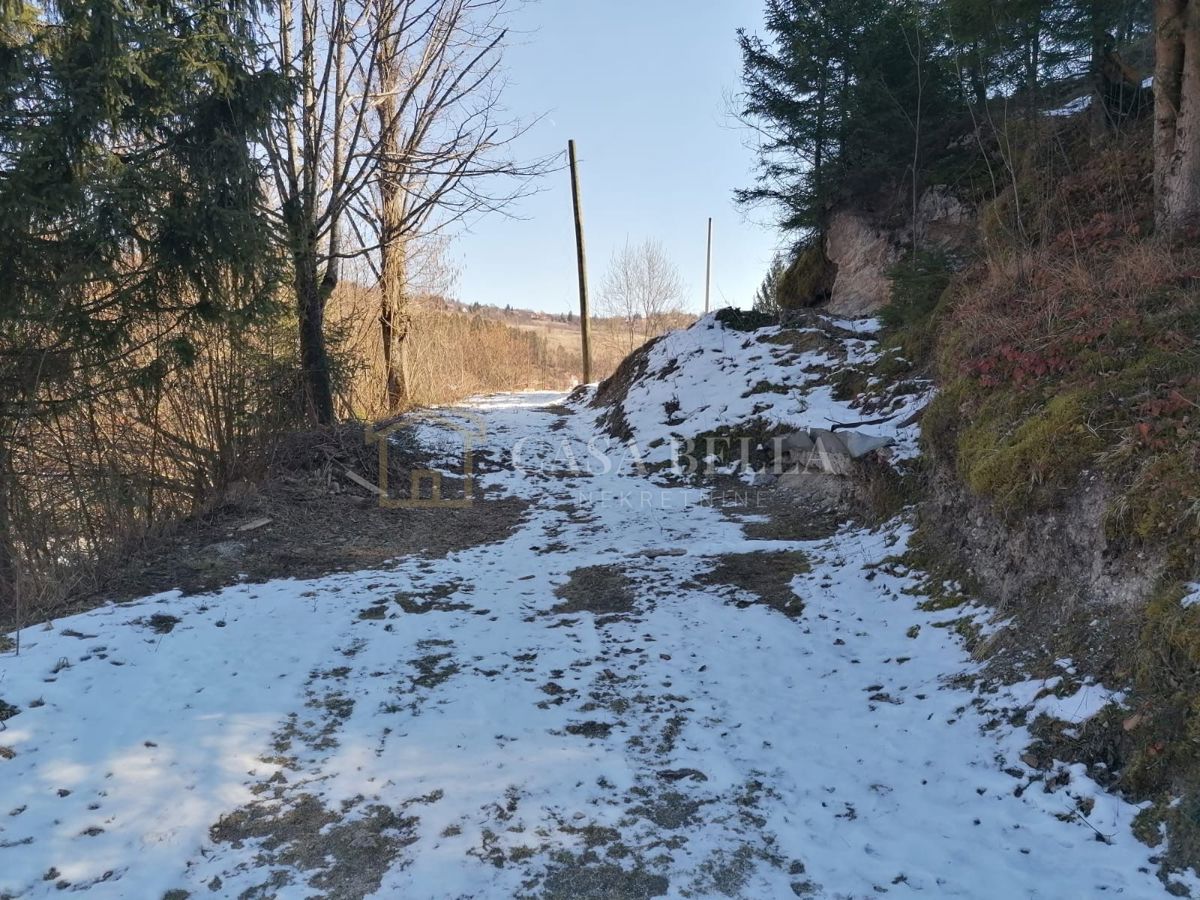 Zemljište Na prodaju - PRIMORSKO-GORANSKA BROD MORAVICE