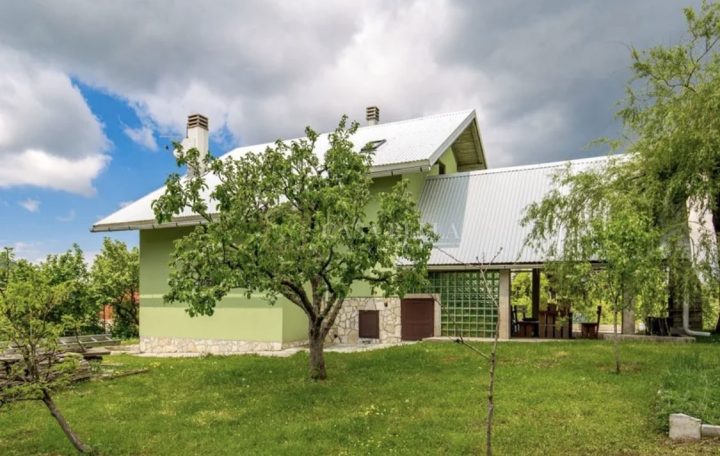 Kuća na prodaju – Fužine