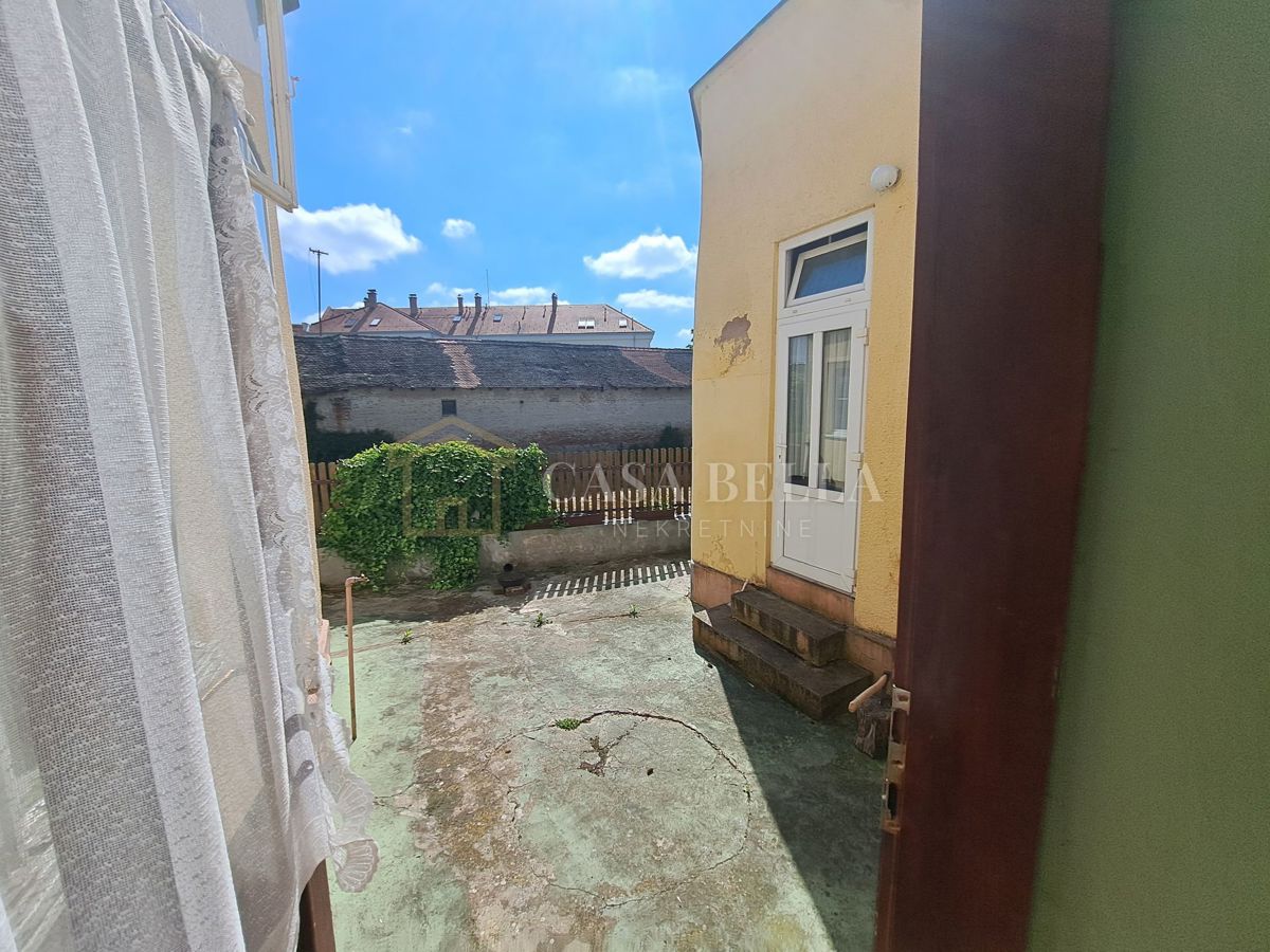 Haus Zu verkaufen - OSJEČKO-BARANJSKA VALPOVO