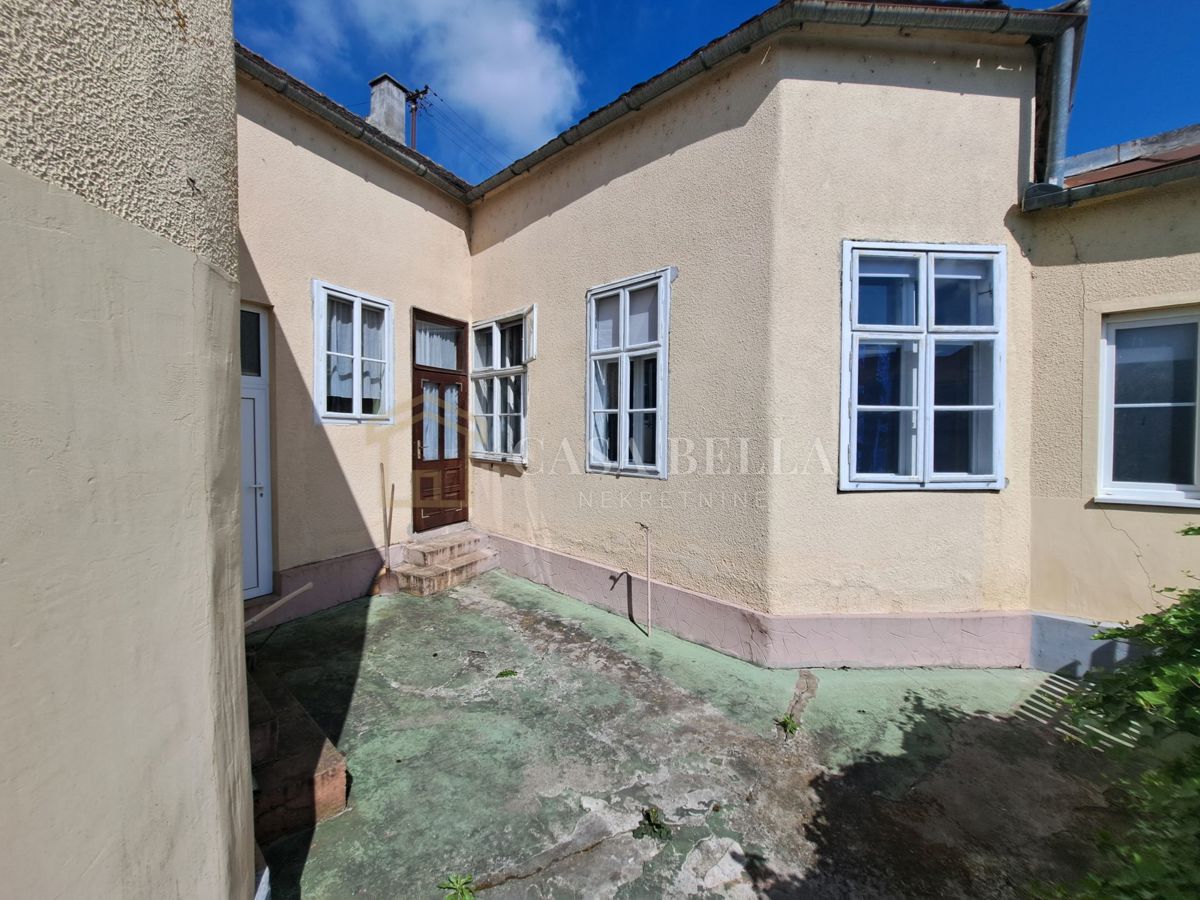 Haus Zu verkaufen - OSJEČKO-BARANJSKA VALPOVO