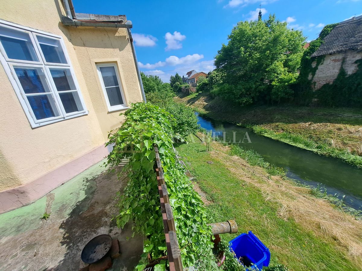 Haus Zu verkaufen - OSJEČKO-BARANJSKA VALPOVO