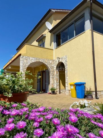 Appartamento in vendita – Labin
