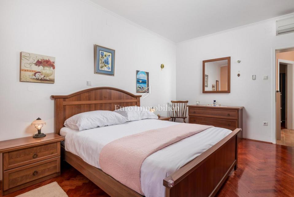 Kuća Na prodaju - PRIMORSKO-GORANSKA CRIKVENICA