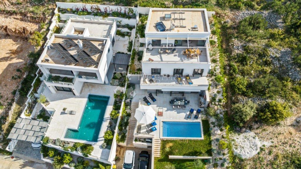 Haus Zu verkaufen - ŠIBENSKO-KNINSKA ROGOZNICA