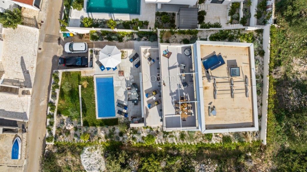 Haus Zu verkaufen - ŠIBENSKO-KNINSKA ROGOZNICA
