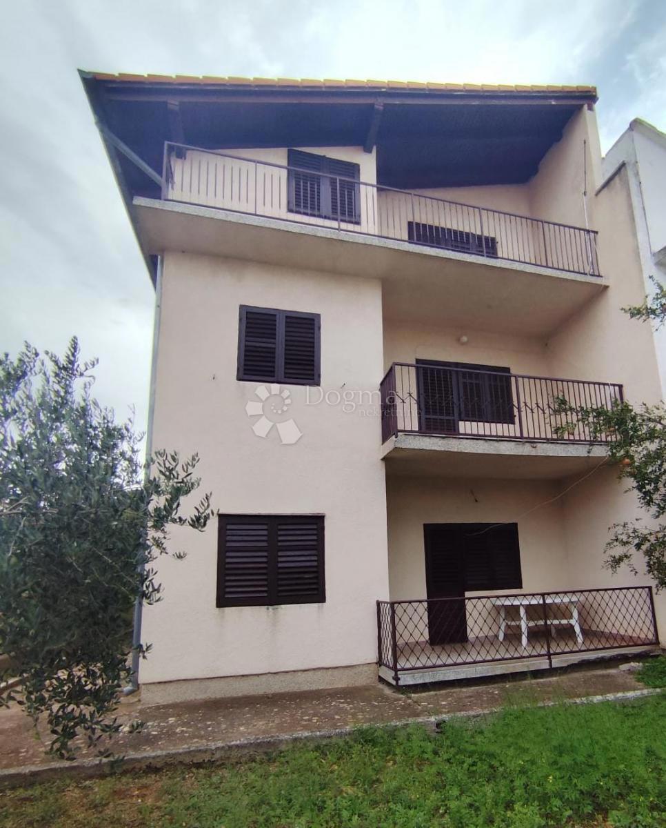 Casa In vendita - ŠIBENSKO-KNINSKA Šibenik