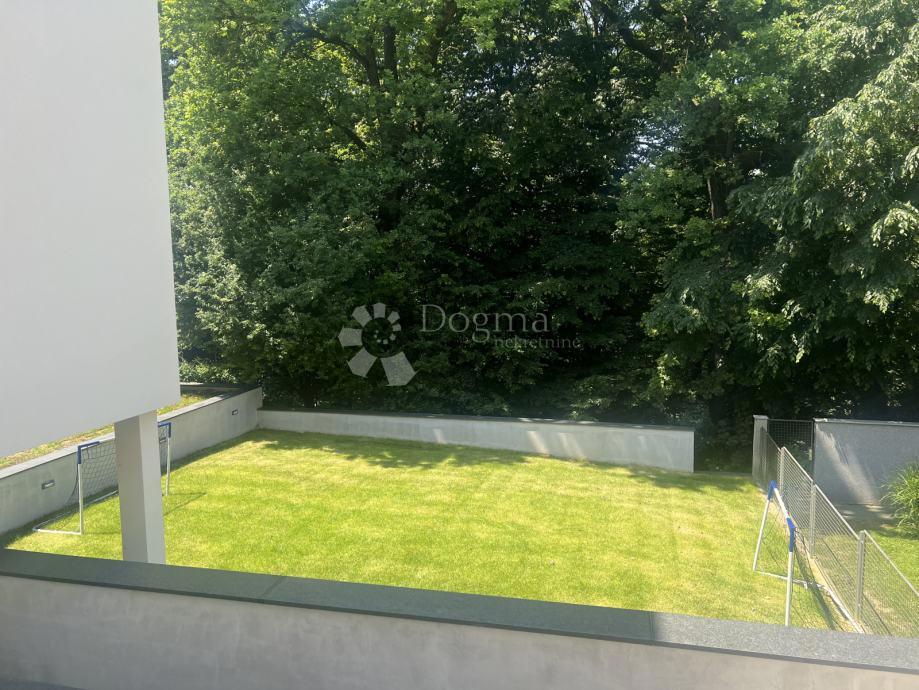 Dom Na sprzedaż - GRAD ZAGREB ZAGREB