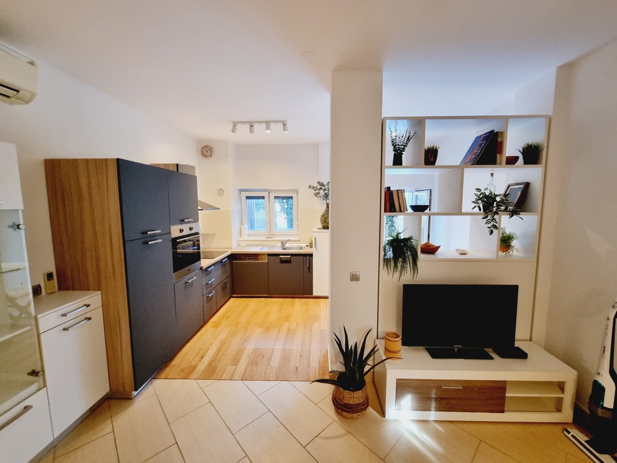 Apartma Na predaj - ISTARSKA NOVIGRAD
