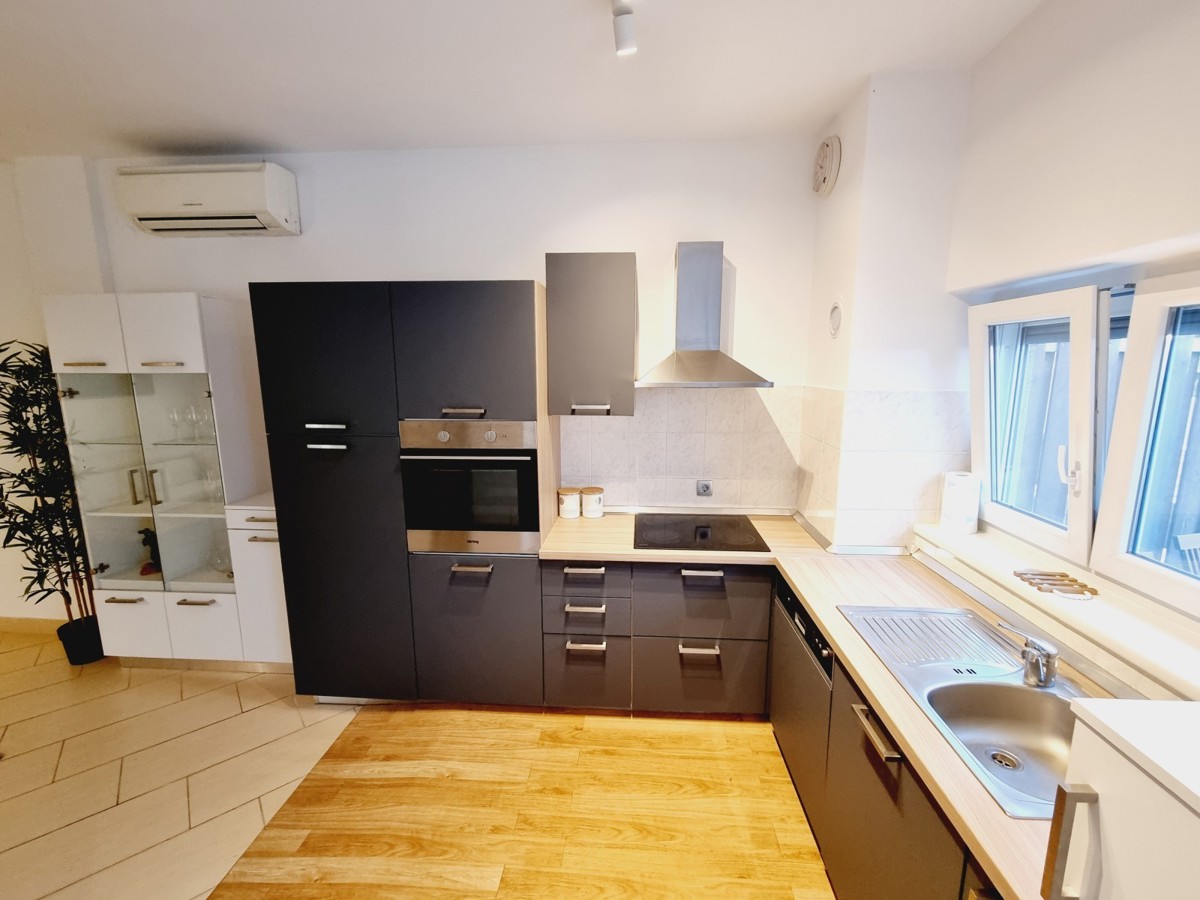 Apartma Na predaj - ISTARSKA NOVIGRAD