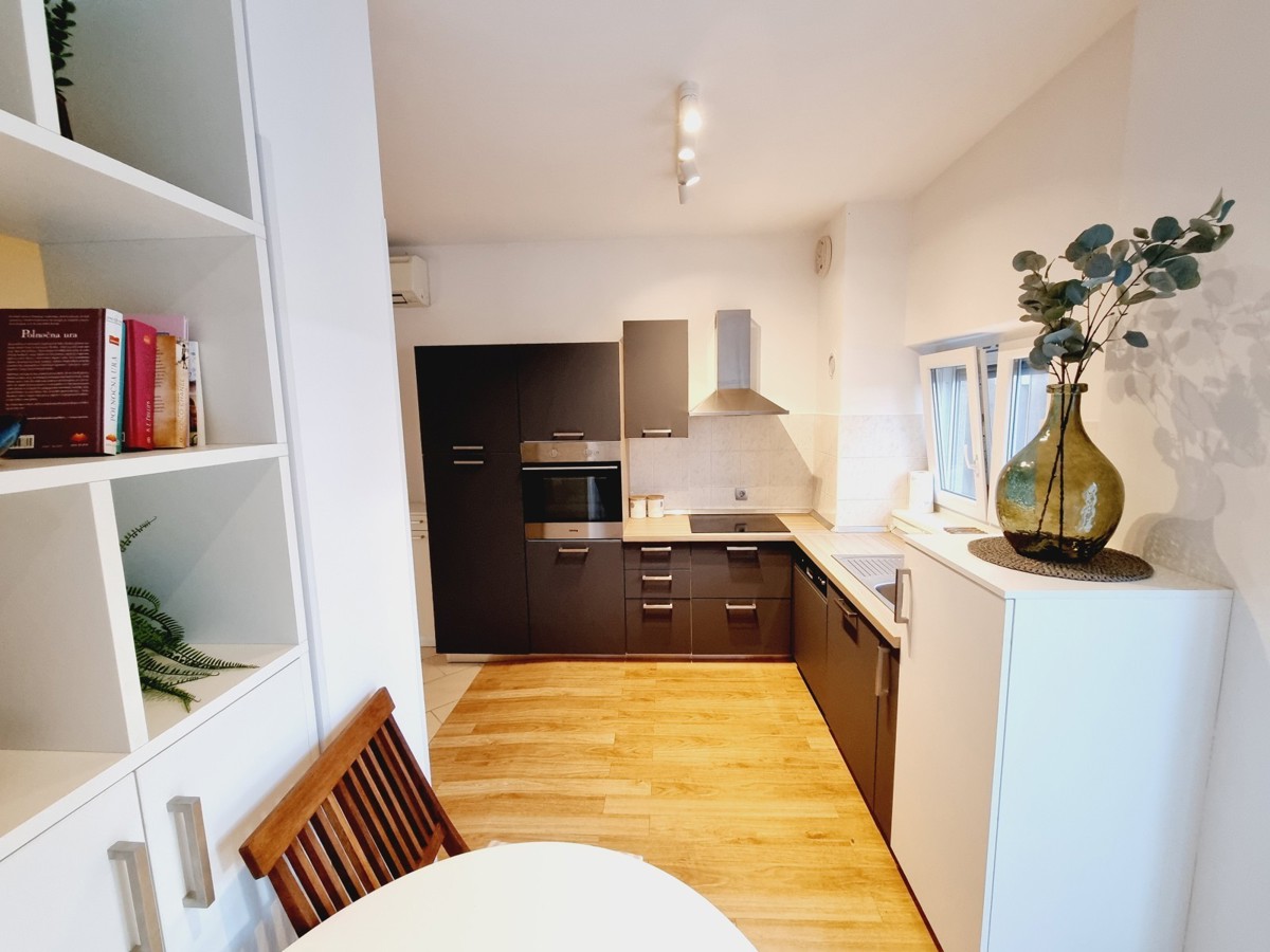 Apartma Na predaj - ISTARSKA NOVIGRAD