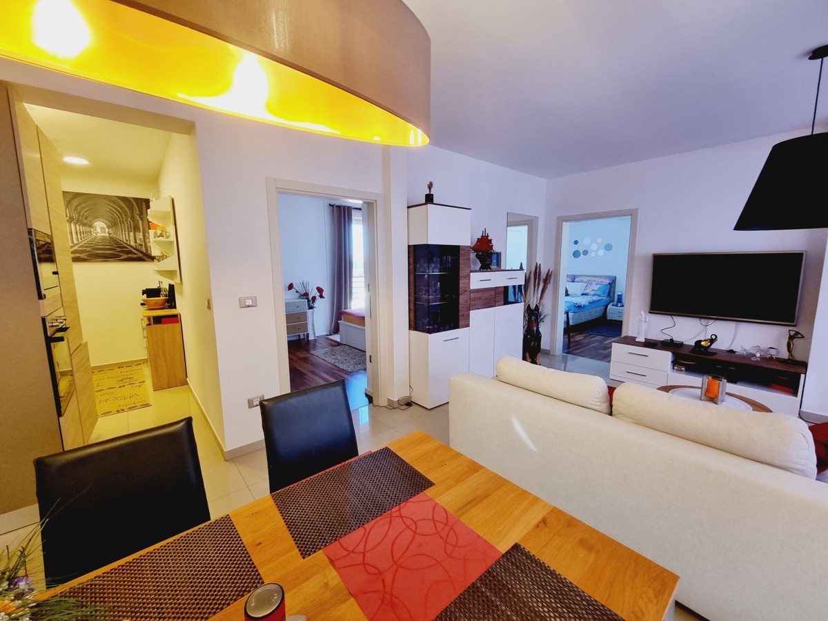 Apartma Na predaj - ISTARSKA NOVIGRAD