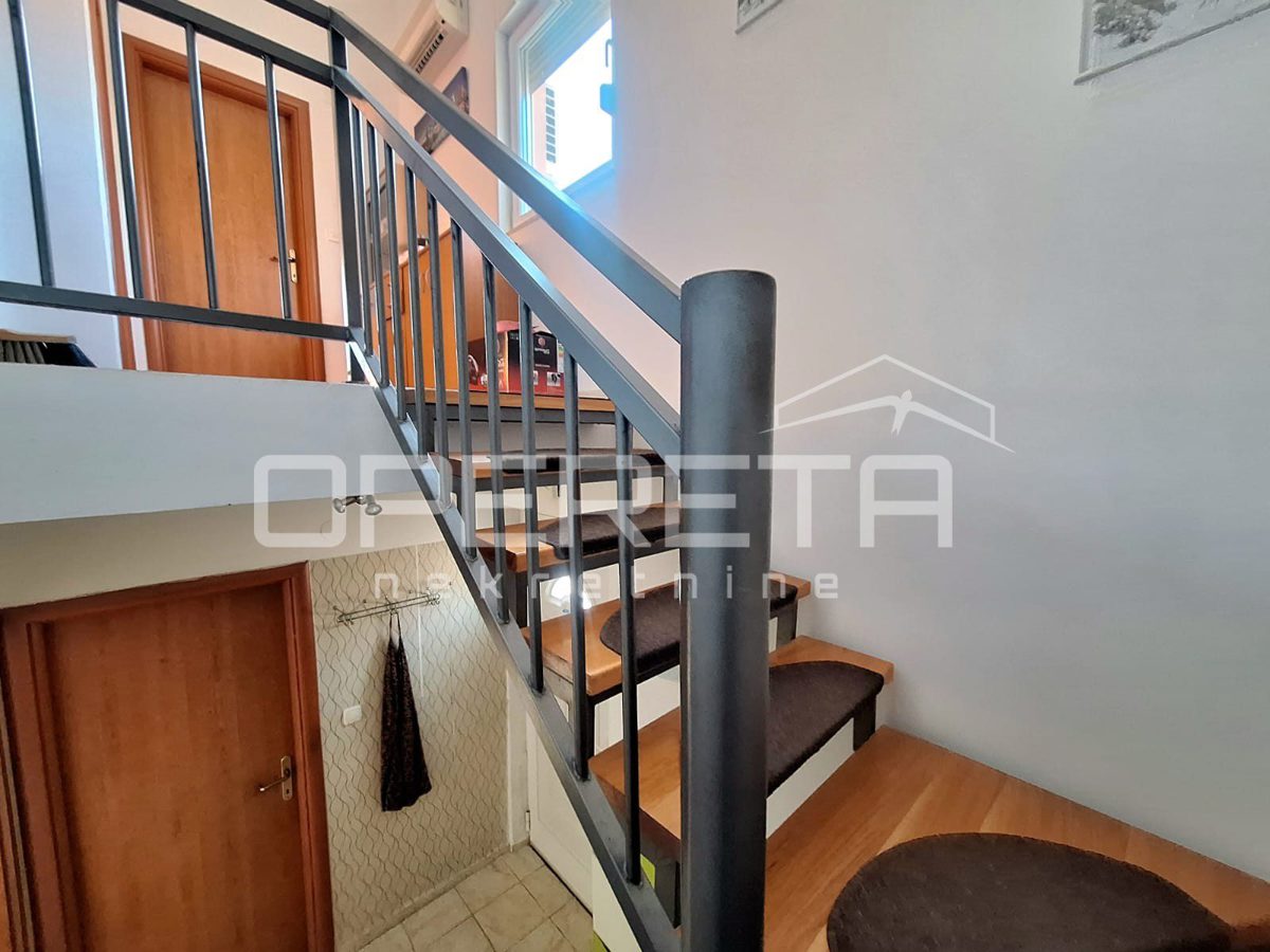 Casa In vendita - ŠIBENSKO-KNINSKA ŠIBENIK