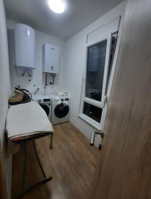 Flat For sale - SPLITSKO-DALMATINSKA PODSTRANA