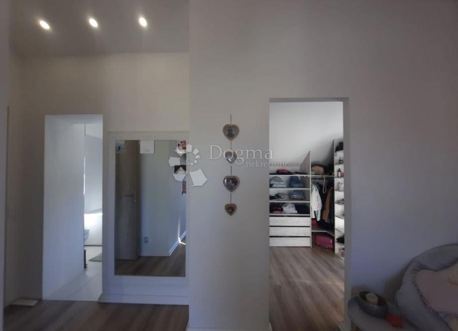 Flat For sale - SPLITSKO-DALMATINSKA PODSTRANA
