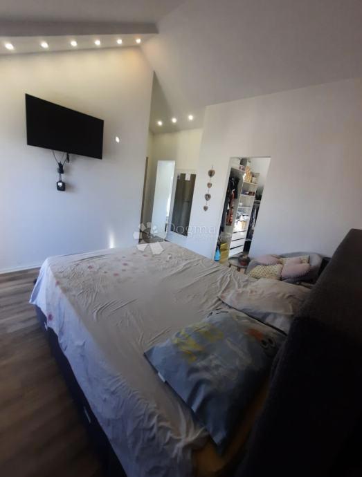 Flat For sale - SPLITSKO-DALMATINSKA PODSTRANA