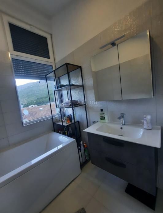 Flat For sale - SPLITSKO-DALMATINSKA PODSTRANA