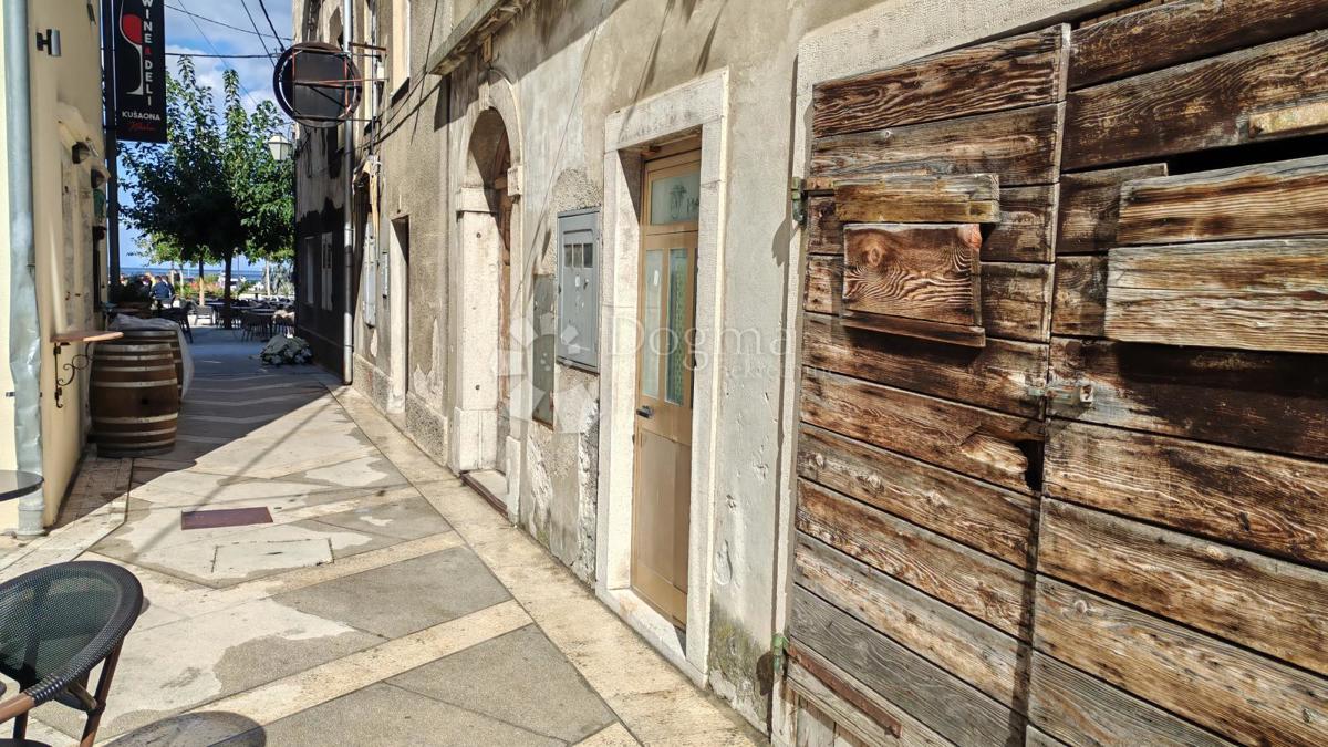 Business premises For rent - LIČKO-SENJSKA SENJ