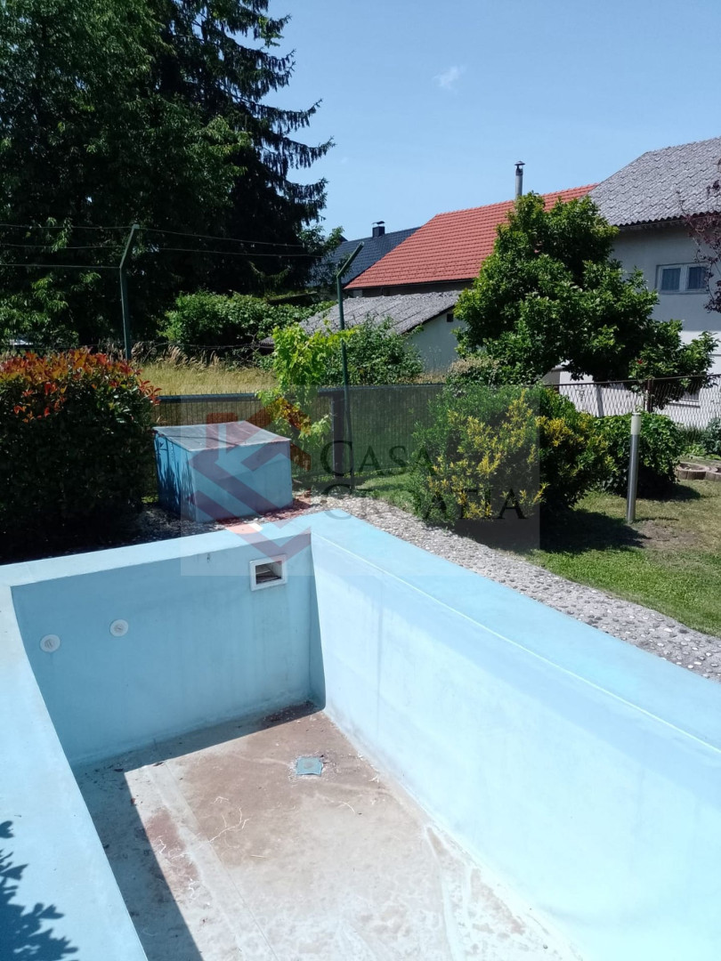 Hiša Na predaj - SISAČKO-MOSLAVAČKA PETRINJA