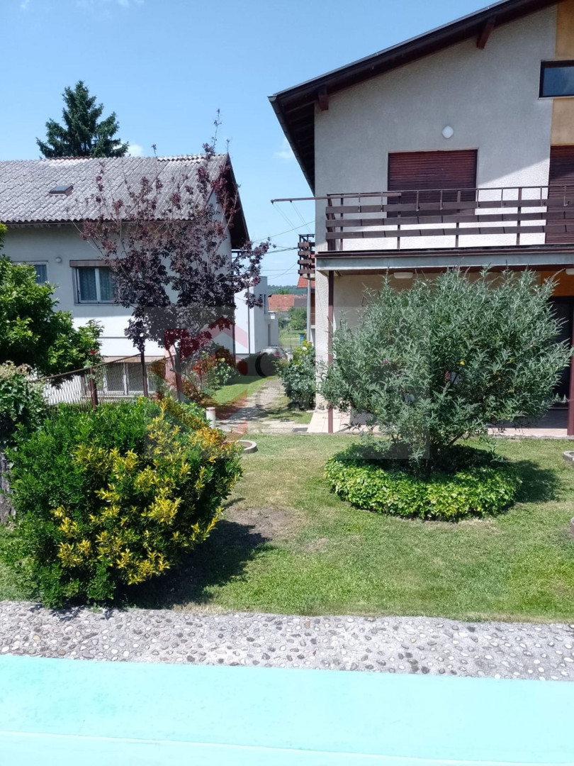 Hiša Na predaj - SISAČKO-MOSLAVAČKA PETRINJA