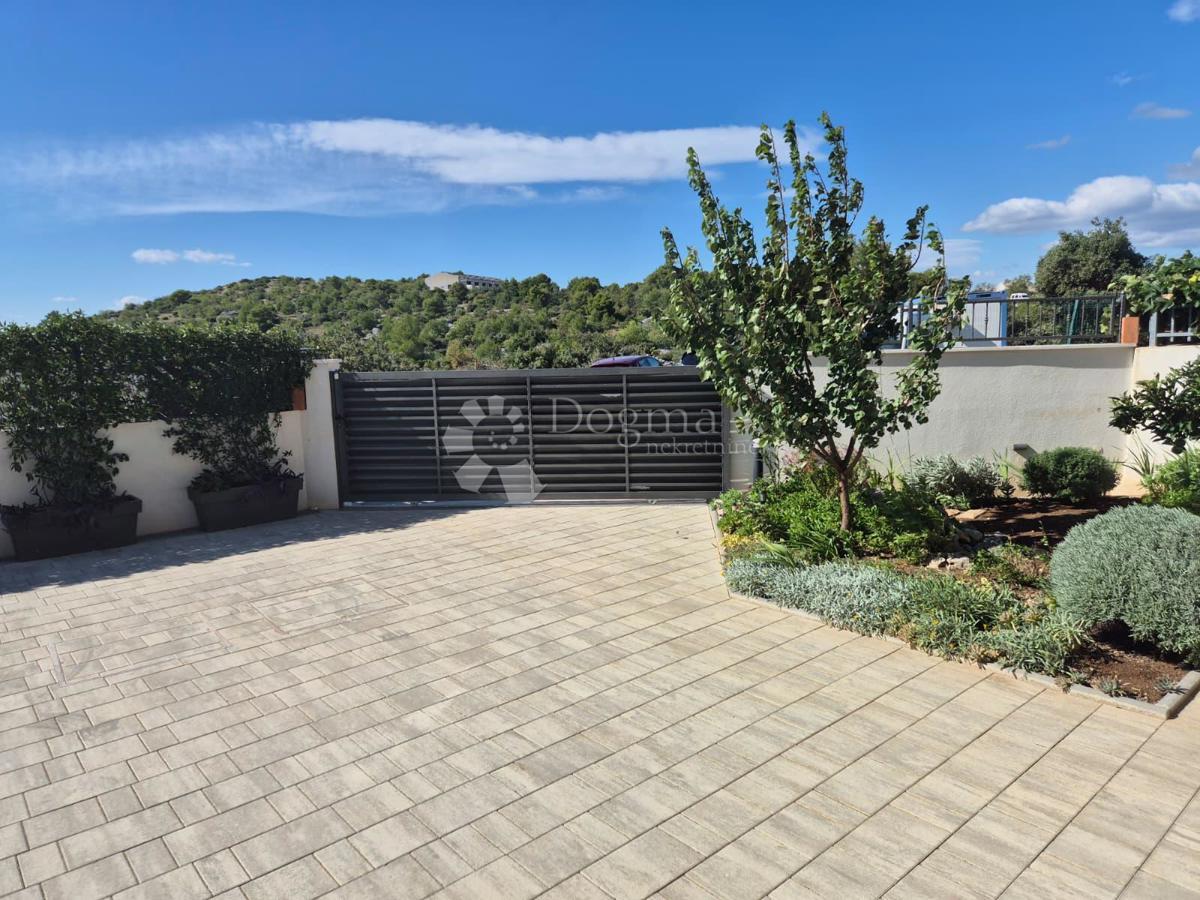 Apartma Na predaj - ŠIBENSKO-KNINSKA ŠIBENIK