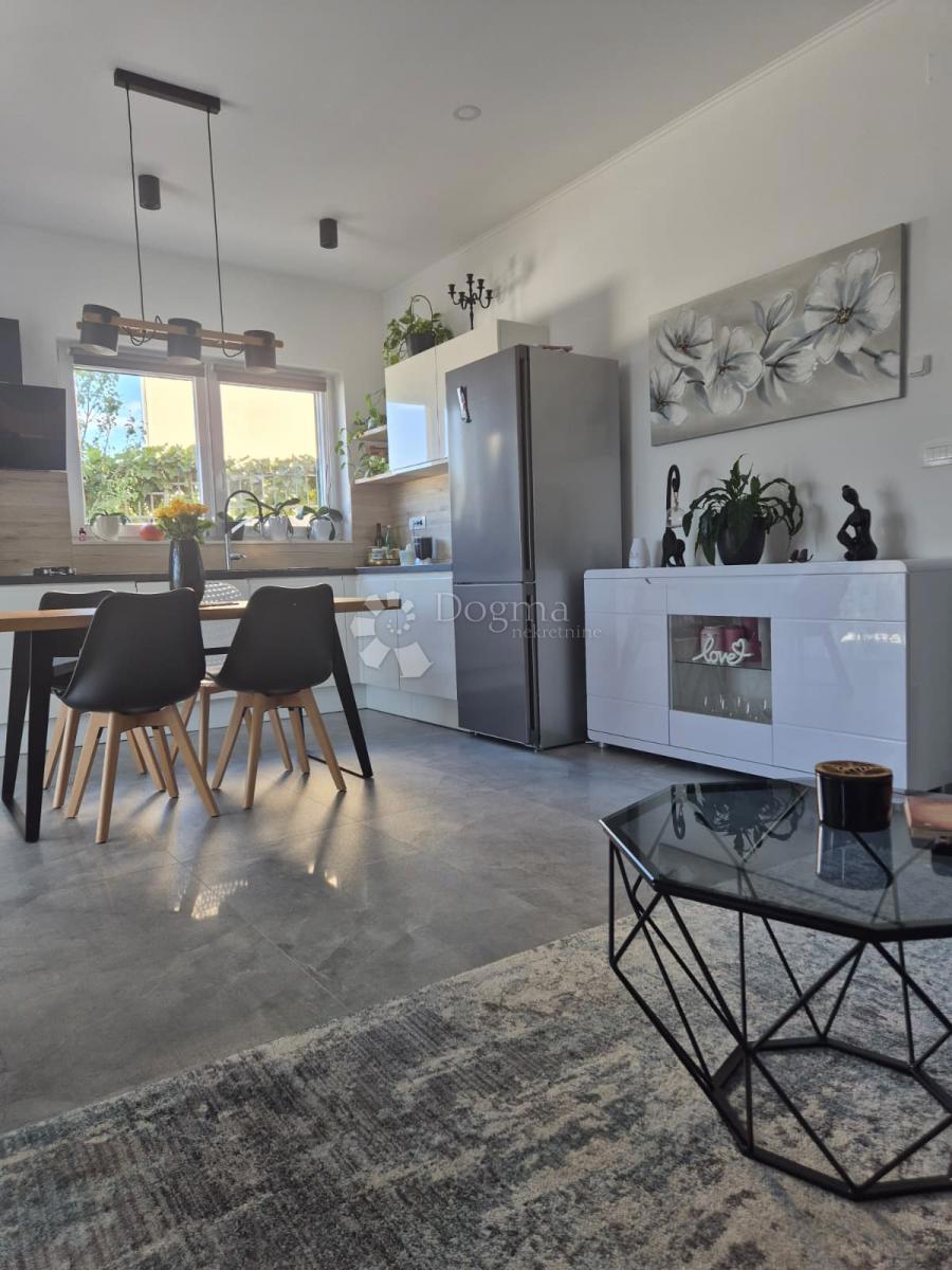 Apartma Na predaj - ŠIBENSKO-KNINSKA ŠIBENIK