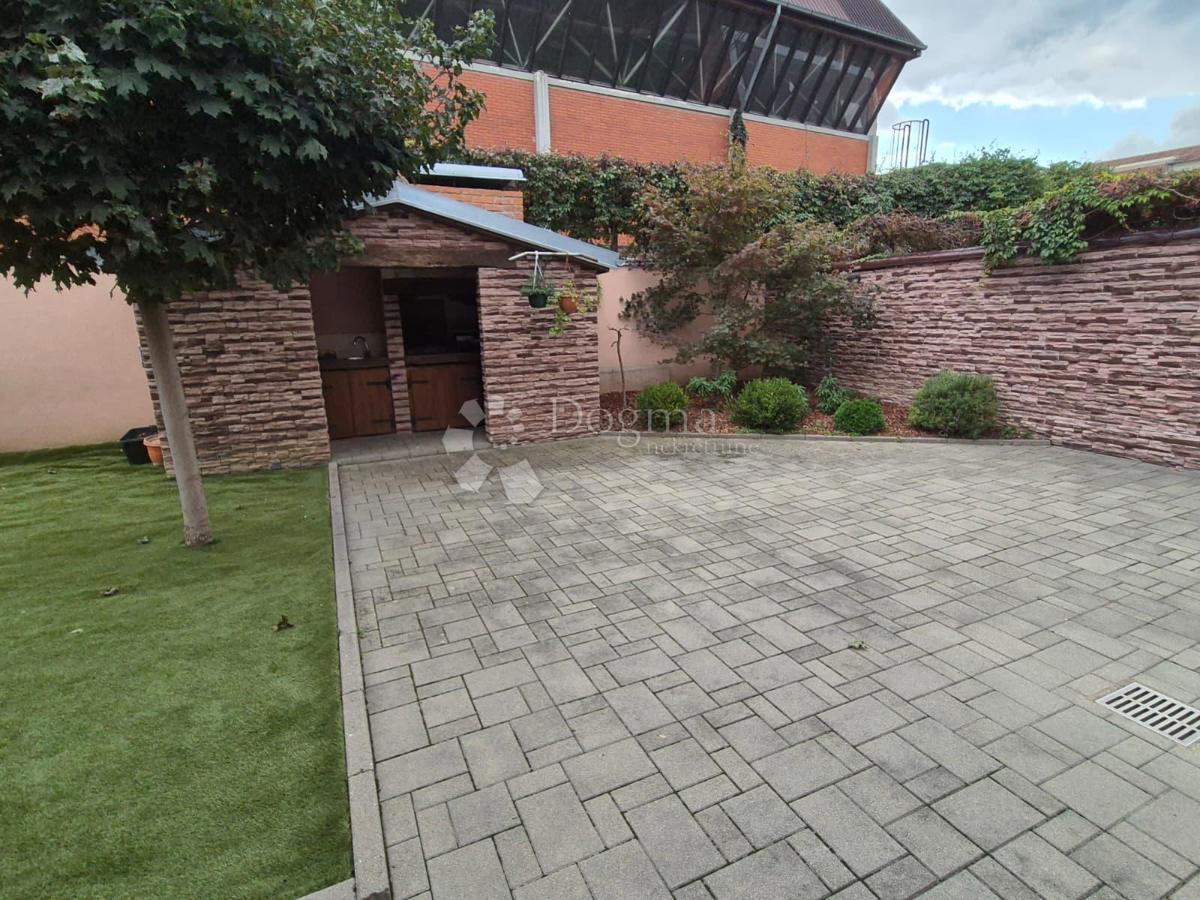 House For sale - OSJEČKO-BARANJSKA OSIJEK