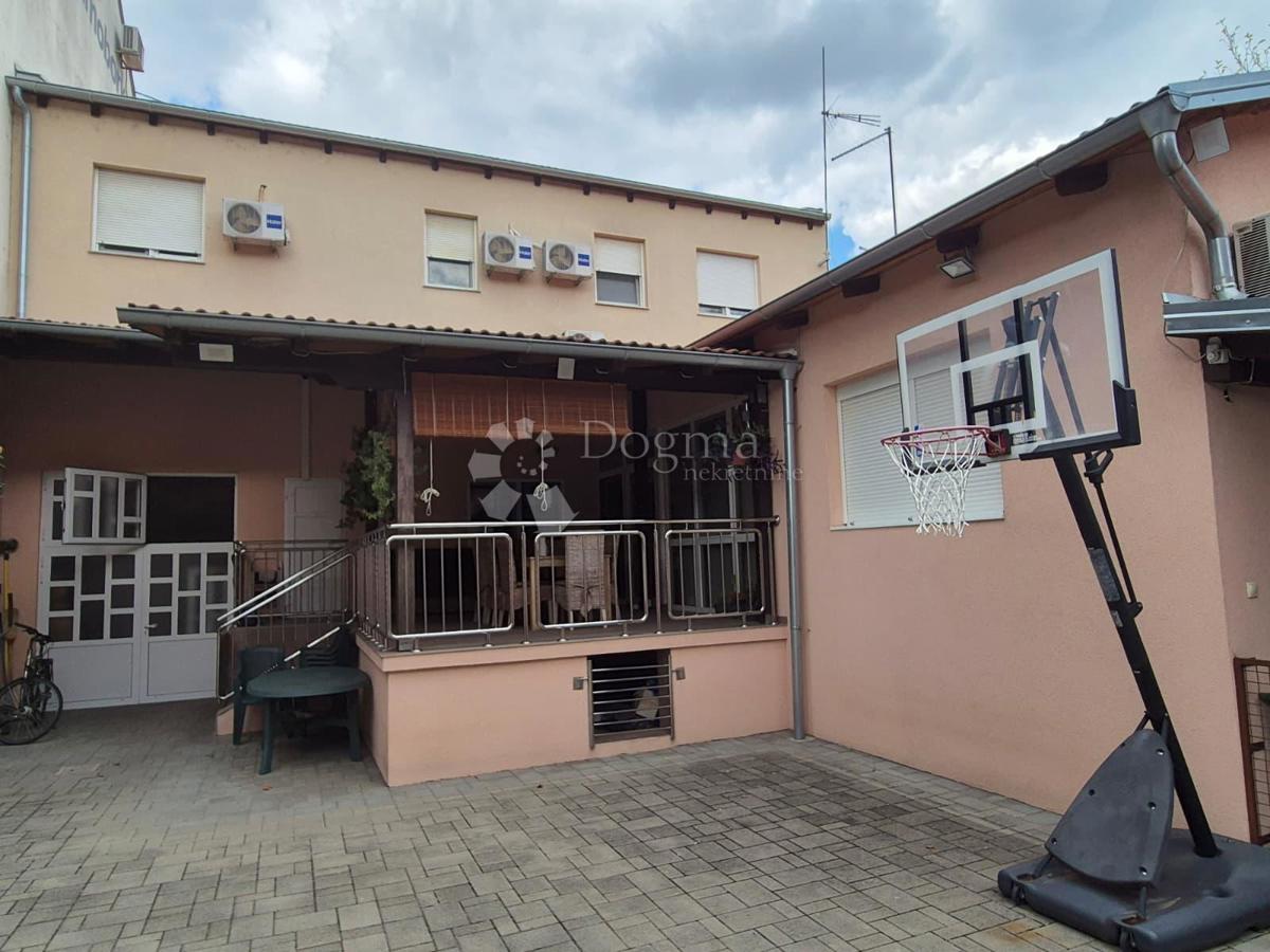 Maison À vendre - OSJEČKO-BARANJSKA Osijek