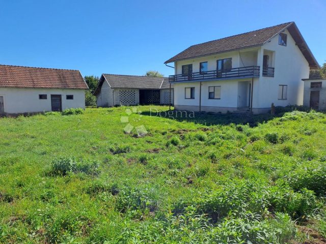 Kuća na prodaju – Gvozd