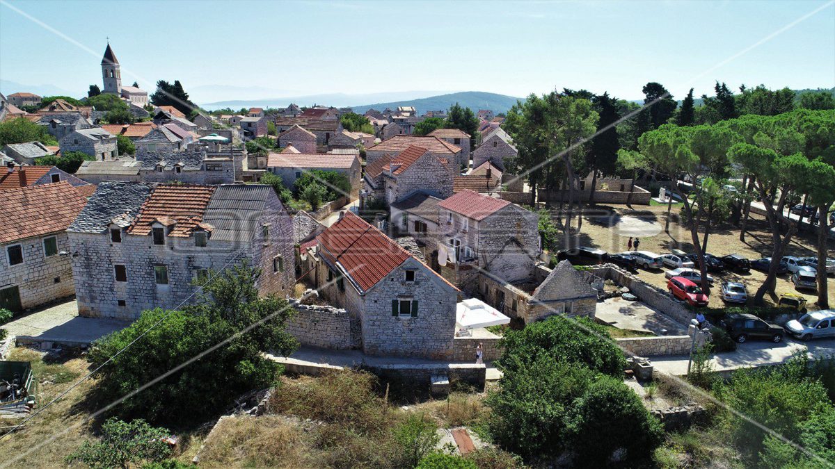 Hiša Na predaj - SPLITSKO-DALMATINSKA ŠOLTA