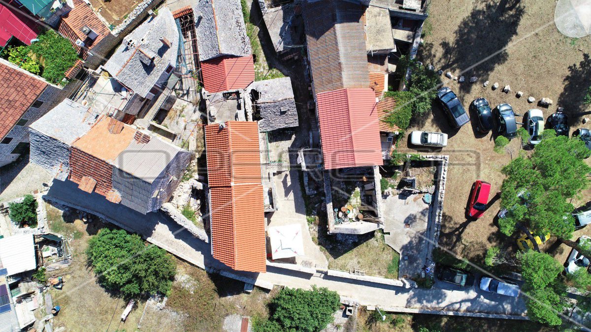 Hiša Na predaj - SPLITSKO-DALMATINSKA ŠOLTA
