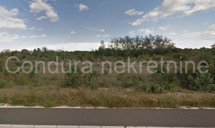 Pozemek na prodej – Nin