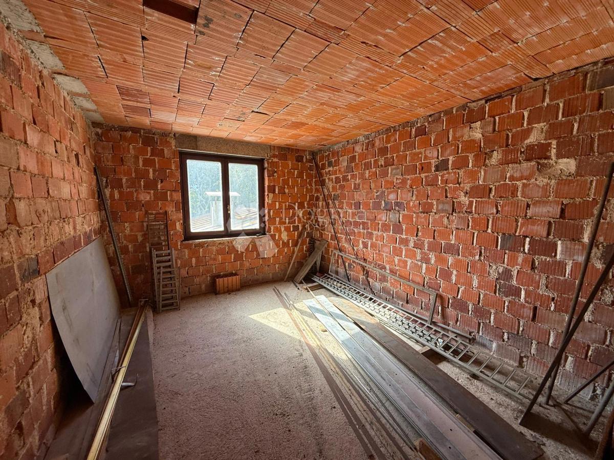 House For sale - LIČKO-SENJSKA GOSPIĆ