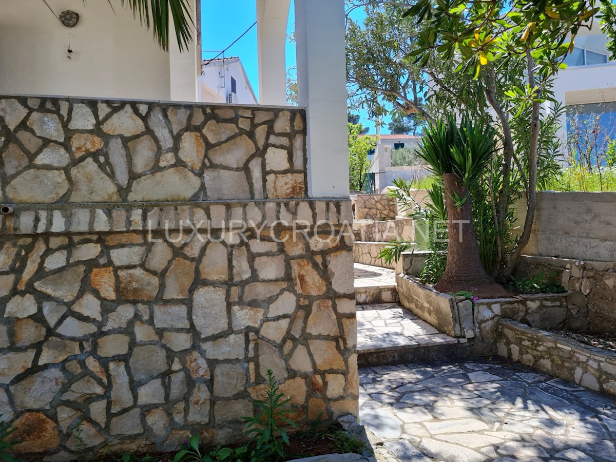 Dom Na predaj - SPLITSKO-DALMATINSKA ŠOLTA