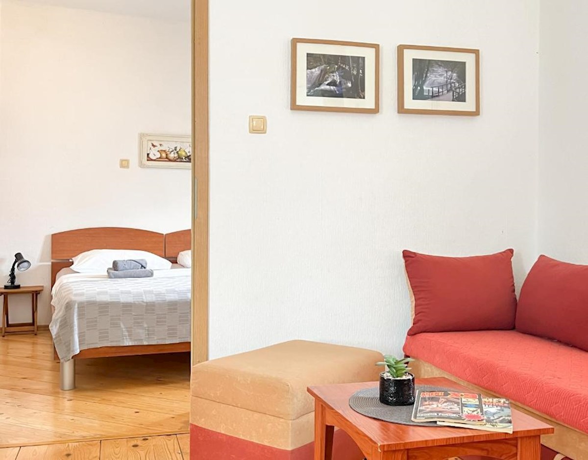 Kuća Na prodaju - SPLITSKO-DALMATINSKA BAŠKA VODA