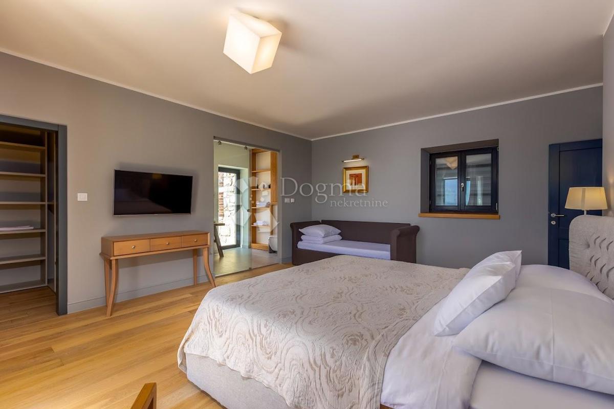 House For sale - ZADARSKA POLIČNIK