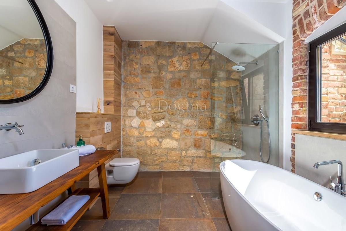 House For sale - ZADARSKA POLIČNIK