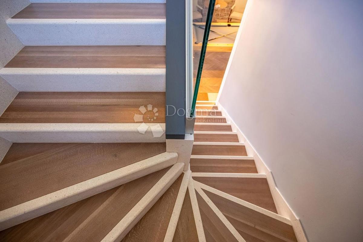 House For sale - ZADARSKA POLIČNIK