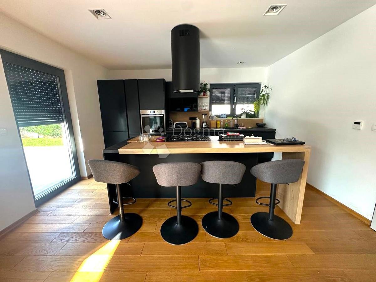 Haus Zu verkaufen - ISTARSKA BALE