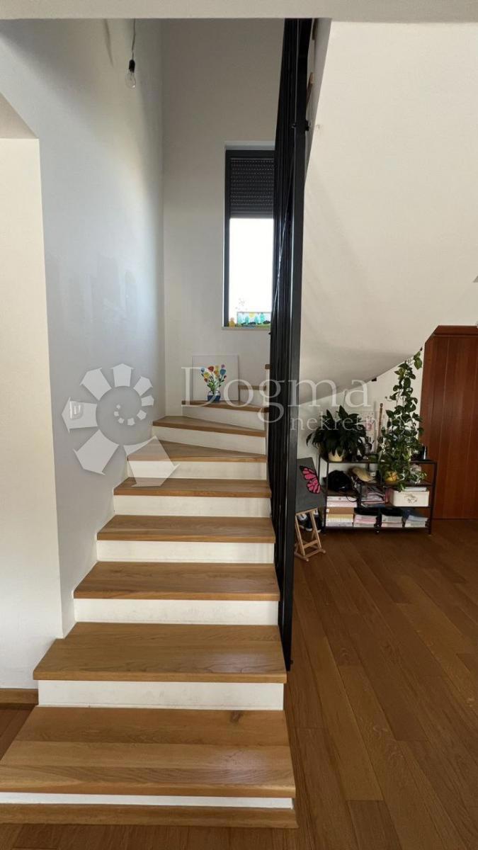 Haus Zu verkaufen - ISTARSKA BALE