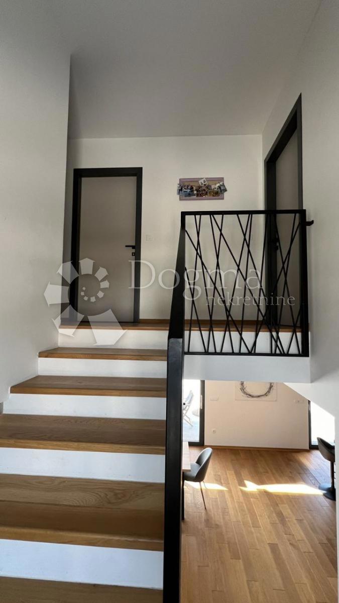 Haus Zu verkaufen - ISTARSKA BALE