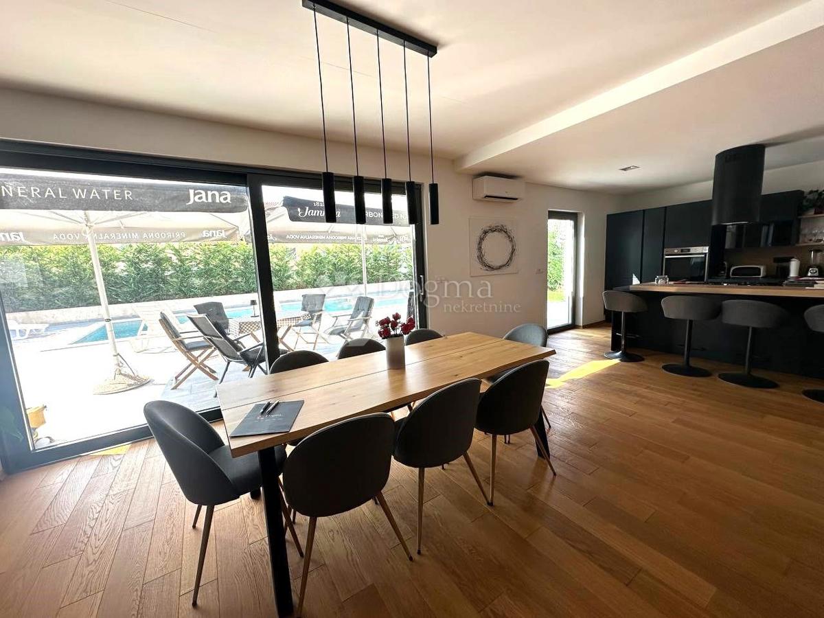 Haus Zu verkaufen - ISTARSKA BALE