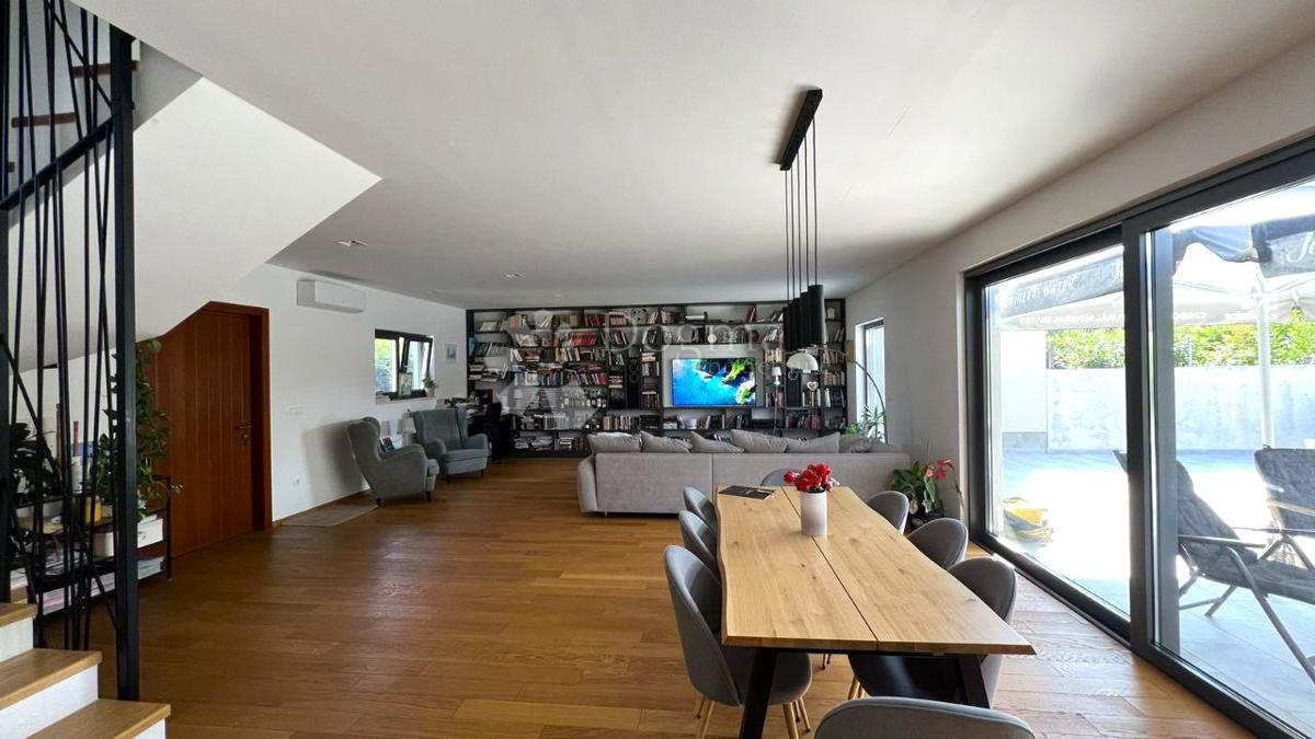 Haus Zu verkaufen - ISTARSKA BALE