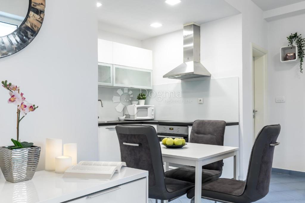 Appartement À vendre - Splitsko-dalmatinska Split - foto 2/8